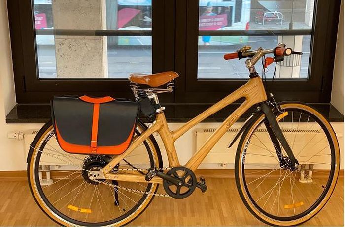 Xe đạp Trevi Bike trợ lực điện có khung xe làm từ nguyên liệu tre.
