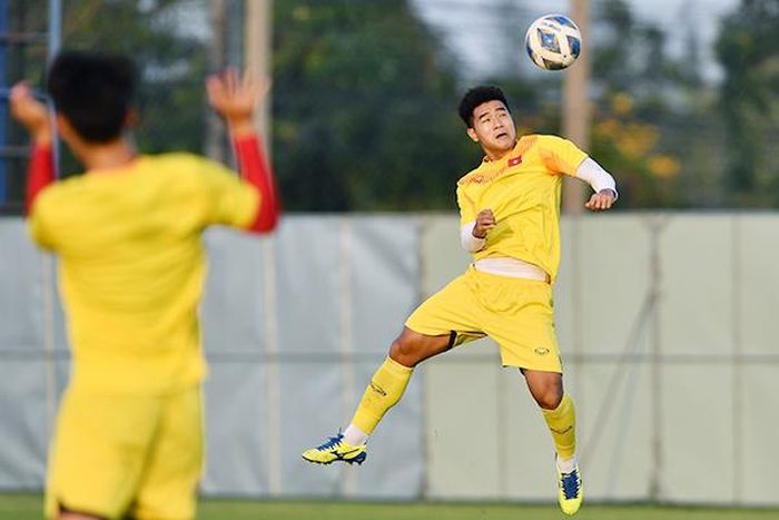 U23 Việt Nam tập chơi bóng bổng để đối phó các cầu thủ Tây Á