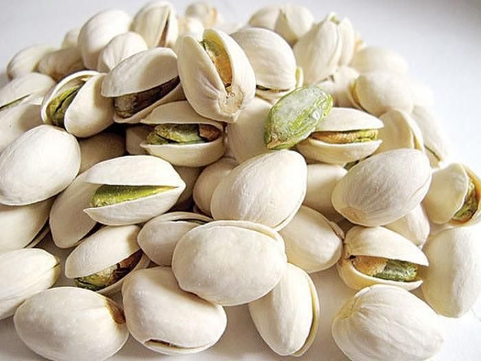 Màu hạt dẻ càng trắng hóa chất tác động vào đó càng nhiều, hạt hơi vàng ngà thì hóa chất ít, an toàn hơn. Người tiêu dùng cần xem xét nguồn gốc, thành phần, hướng dẫn trên bao bì sản phẩm.
