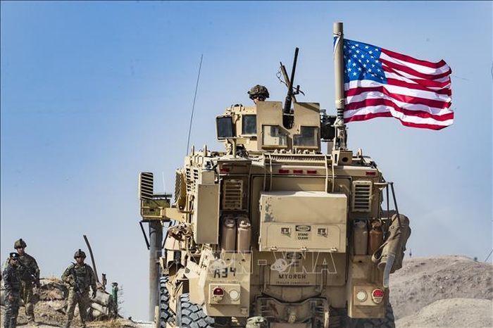 Binh sĩ Mỹ tại một căn cứ của liên quân ở ngoại ô thị trấn Ras al-Ain, tỉnh Hasakeh, Syria ngày 6/10/2019. Ảnh: AFP/TTXVN