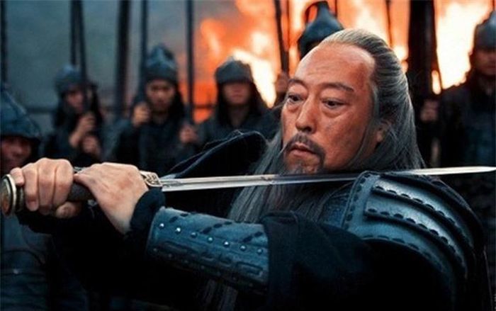  Vì vậy, sức khỏe của cha con Tào Tháo không bằng Tư Mã Ý. Không chỉ sống thọ hơn gia tộc nhà họ Tào, Tư Mã Ý và con cháu đều là những người thông minh, giỏi mưu lược nên từng bước thâu tóm mọi quyền lực của triều đình nhà Ngụy. 