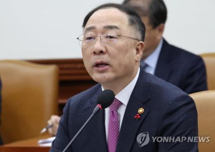 Phó Thủ tướng kiêm Bộ trưởng Tài chính Hàn Quốc Hong Nam-ki. Ảnh: Yonhap
