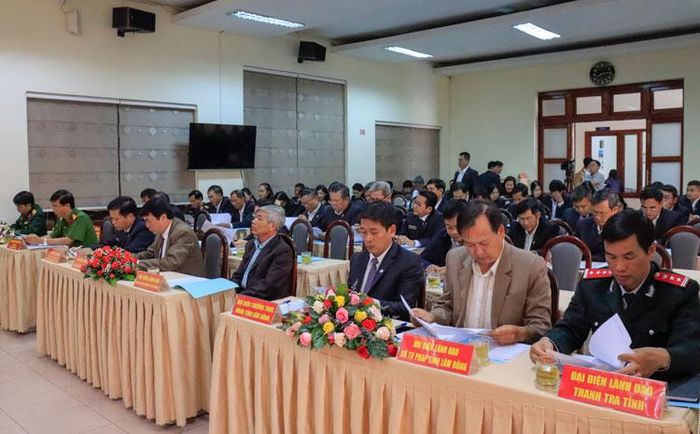 Lãnh đạo tỉnh và các sở, ban, ngành tham dự hội nghị 
