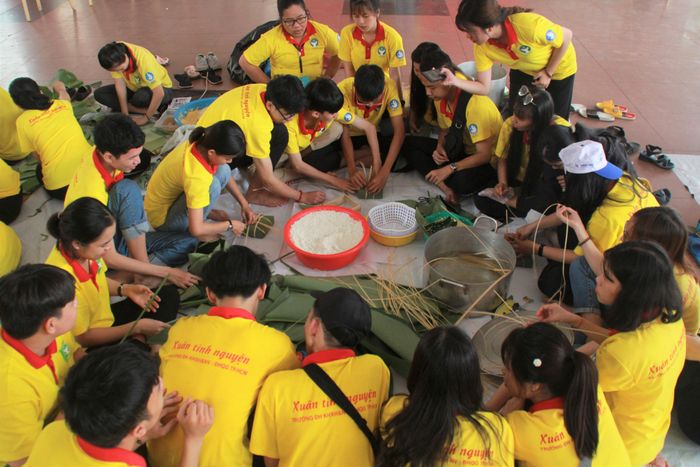 Không gian ấm cúng, tươi trẻ trong hoạt động ý nghĩa ngày cận Tết