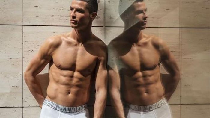 Siêu sao Juventus với body hoàn hảo, ít mỡ hơn cả siêu mẫu. Ảnh: Instagram.