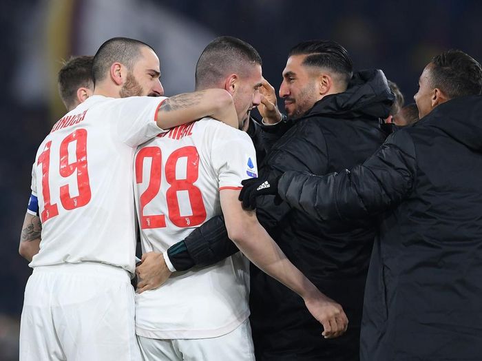  Có lợi thế 2 bàn nhưng đội khách sớm phải chịu tổn thất khi trung vệ Demiral dính chấn thương sau một pha tiếp đất lỗi. Số 28 phải rời sân nhường chỗ cho De Ligt ở phút 19. 