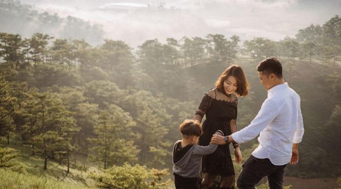 Việc du lịch những ngày tết của các cặp vợ chồng trẻ là hợp với xu hướng hiện đại ngày nay. Ảnh minh họa