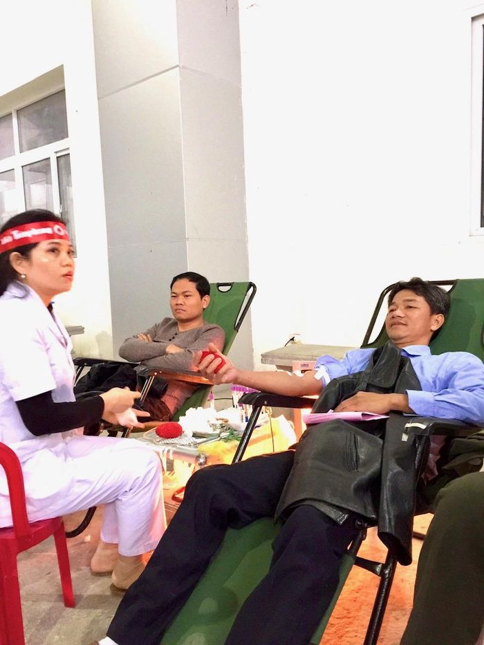Các anh thả lỏng, thư giãn nào