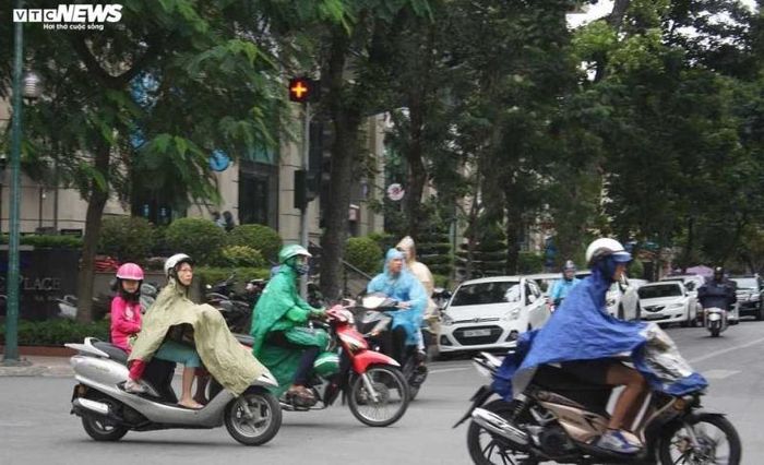 Hà Nội và các tỉnh miền Bắc tiếp tục có mưa rét về đêm và sáng.