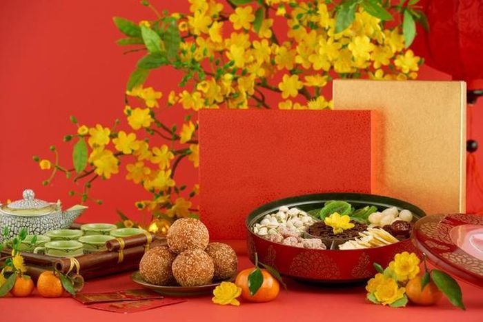 Tết đến, nhà nào cũng chuẩn bị đầy ắp bánh mứt.