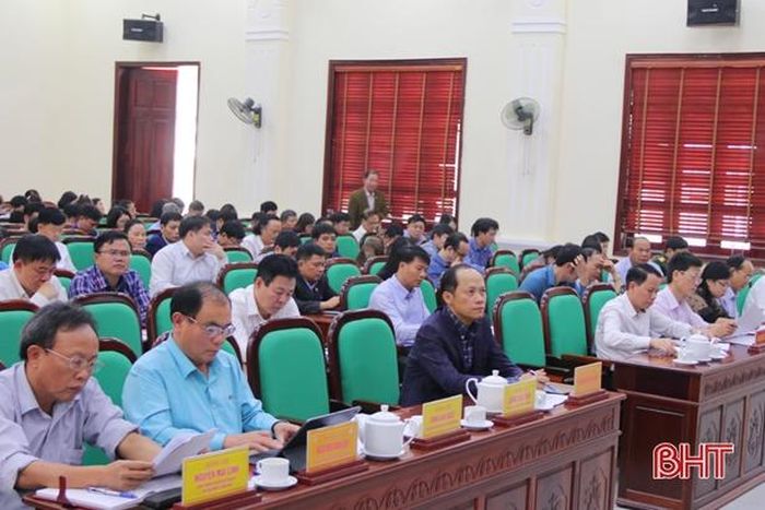 Các đại biểu tham dự hội nghị.