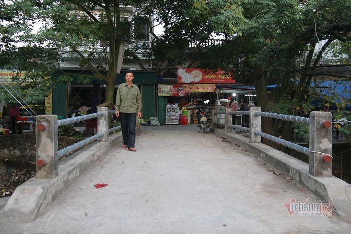 Cây cầu chợ Cát được ông Sản xây dựng vào năm 2015. Ảnh: Nguyễn Thảo
