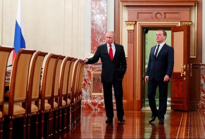 Ông Medvedev lý giải việc chính phủ Nga bất ngờ từ chức