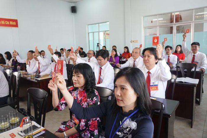 Đại biểu biểu quyết thông qua số lượng nhân sự tham gia Ban chấp hành nhiệm kỳ 2020-2025