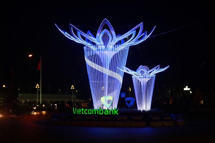 Tác phẩm giải Nhất do công ty cổ phần Vietshow Media thiết kế, được đưa vào trang trí trên đường phố Hà Nội