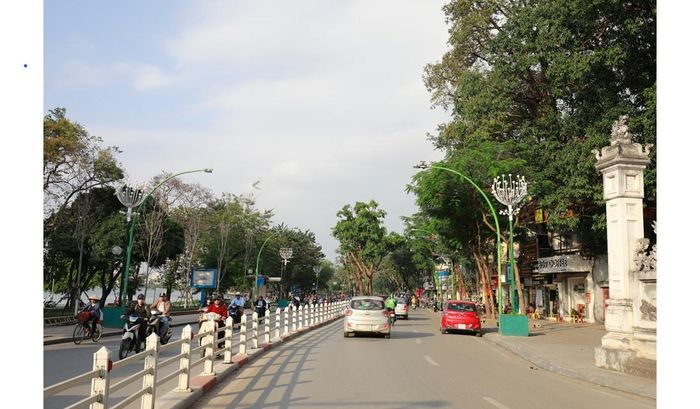 Tác phẩm của công ty TNHH đầu tư Xuất Nhập khẩu Viễn Đông được đưa vào trang trí trên đường Thanh Niên