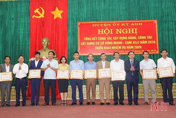 ...và 11 cá nhân có thành tích xuất sắc trong năm 2019