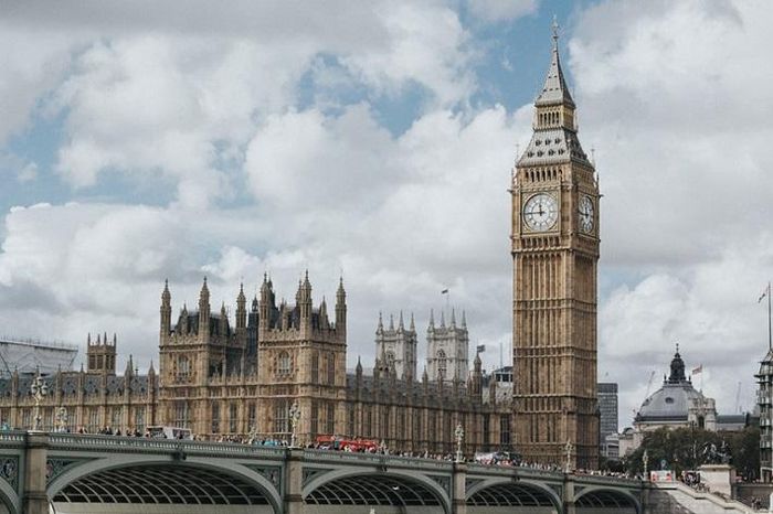 Tháp đồng hồ Big Ben