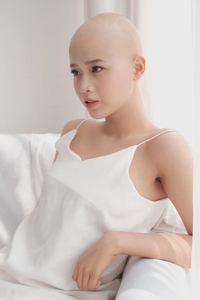 Thủy Tiên khiến nhiều người xúc động trước tinh thần lạc quan khi đối diện với bệnh tật.