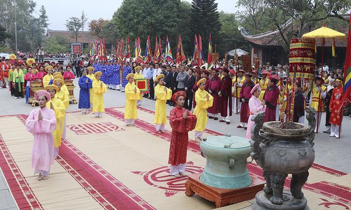 Lễ hội Đền Mẫu Âu Cơ - Lễ hội tiêu biểu gắn với tín ngưỡng thờ Mẫu.