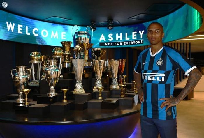 Ashley Young rời Man Utd sau hơn 8 năm để đầu quân cho Inter Milan. Ảnh: Inter Milan.