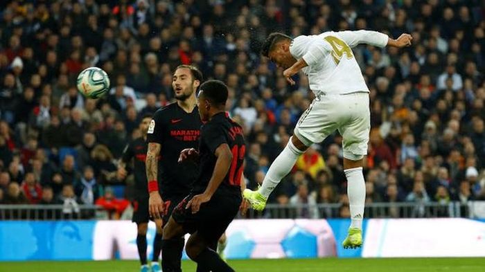  Phút 70, Real một lần nữa vươn lên dẫn trước, người ghi bàn tiếp tục là Casemiro sau pha chọn vị trí và đánh đầu gọn gàng, ấn định tỷ số 2-1 cho Real Madrid. 