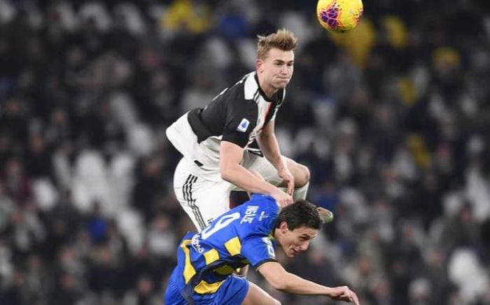  Nơi hàng thủ của Juventus, trung vệ De Ligt cũng chơi đầy cố gắng. Anh có nhiều tình huống đánh chặn và giải vây kịp thời trước sức ép Parma tạo ra. Sau trận đấu, trung vệ người Hà Lan được trang WhoScored chấm 7,15 điểm, con số không quá tệ. 