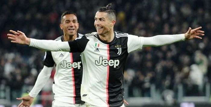  Vượt qua Parma với tỷ số 2-1 nhờ phong độ chói sáng của Ronaldo, Juventus bắt đầu bứt phá trong cuộc đua tới danh hiệu Scudetto, khi bỏ Inter Milan khoảng cách 4 điểm. Cùng vòng đấu, đại diện thành Milan để Lecce cầm hòa 1-1.