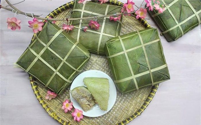 Trong ngày Tết của mỗi gia đình Việt không thể thiếu được món bánh chưng, bánh tét. Món bánh truyền thống này là lời mong ước một năm mới dồi dào, no đủ, sung túc và thịnh vượng.
