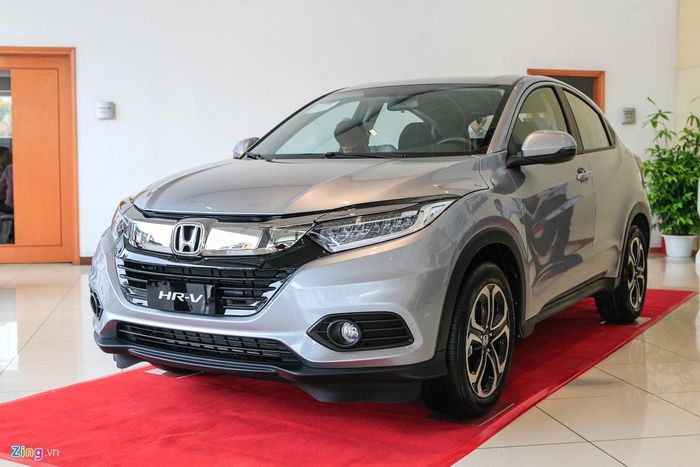  Honda HR-V gây ấn tượng bởi thiết kế đẹp và động cơ tiết kiệm. Ảnh: Toàn Thiện. 