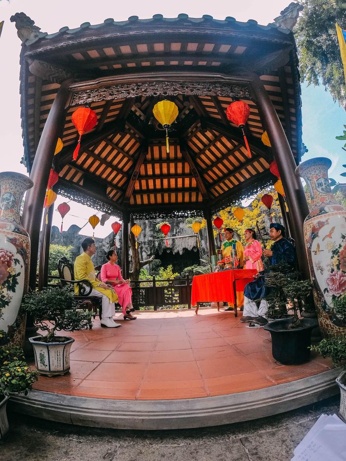 Các nghệ nhân chơi bài chòi