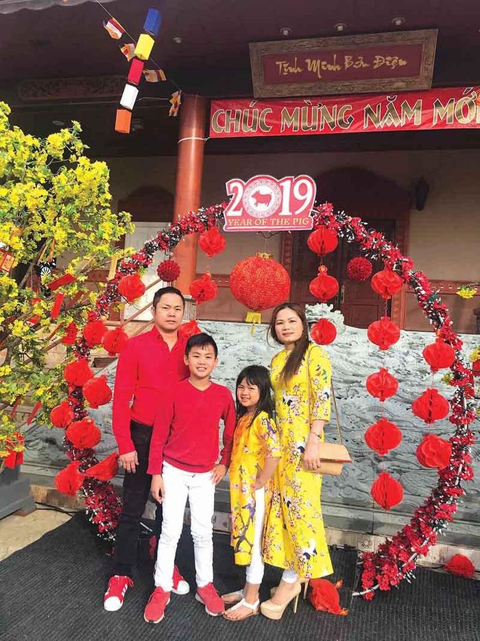  Vào dịp đầu năm mới, gia đình chị Trần Thị Ánh thường đi lễ chùa 