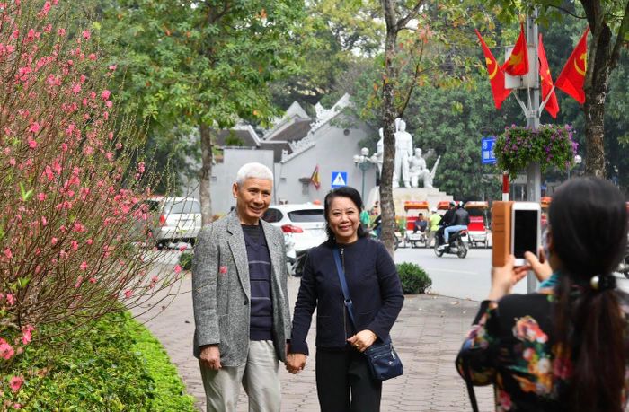 Không khí xuân đang về ngập tràn khắp nơi.