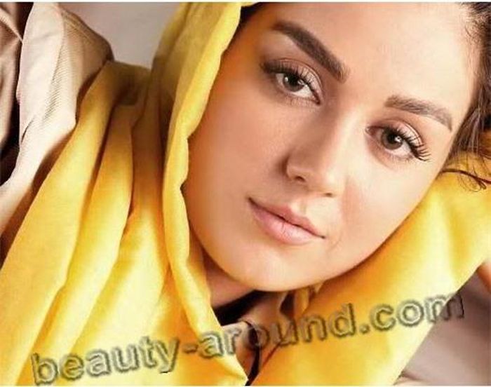 Nữ diễn viên Iran xinh đẹp Afsaneh Pakroo.