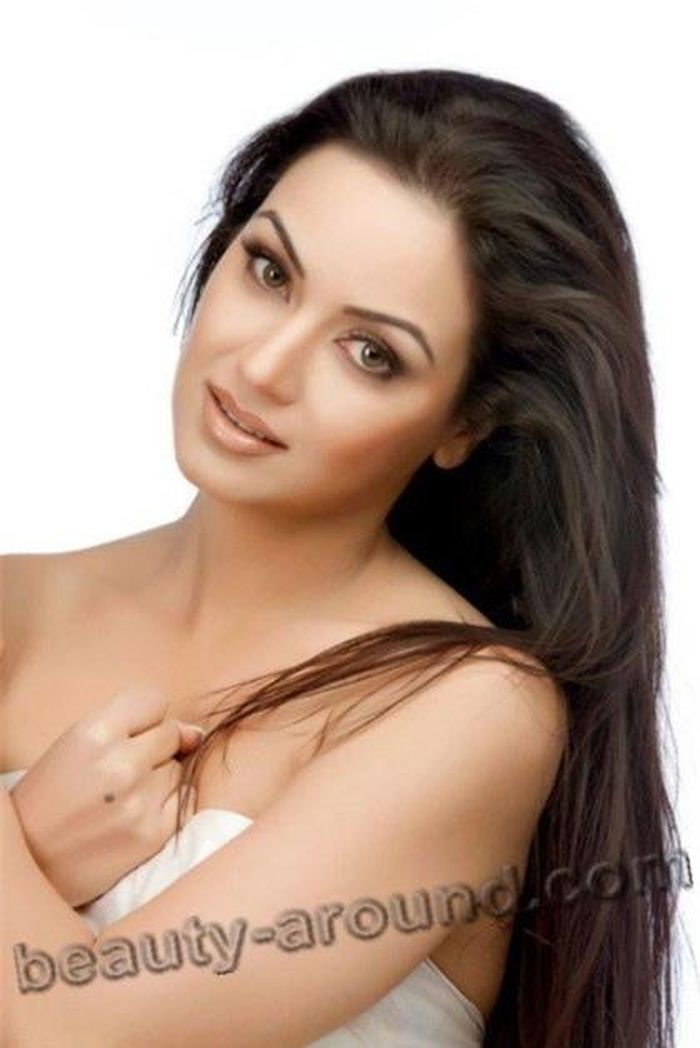 Nét gợi cảm của Maryam Zakaria – nữ diễn viên mang trong mình dòng máu Iran. Cô làm người mẫu ở Thụy Điển và tham gia đóng phim cho Bollywood.