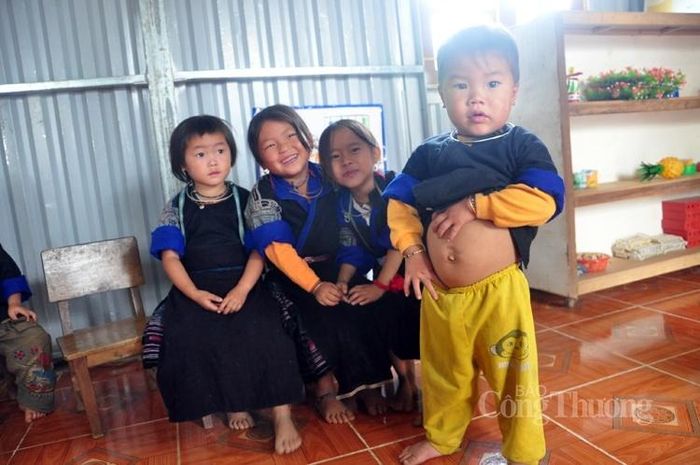 Hồn nhiên yêu đời của các em nhỏ vùng cao