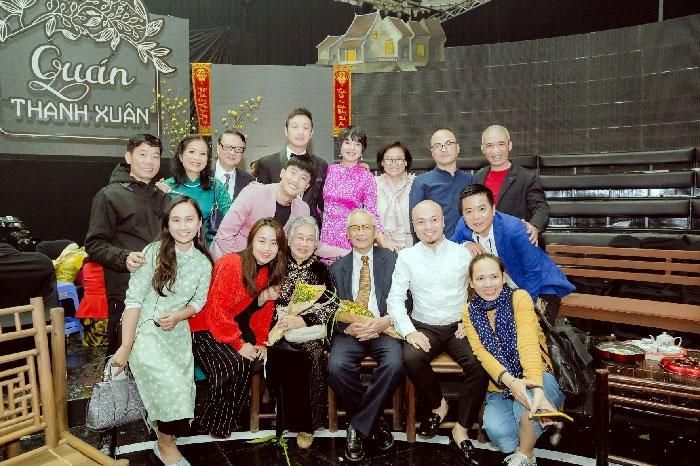 Ê-kíp thực hiện chương trình Quán Thanh xuân