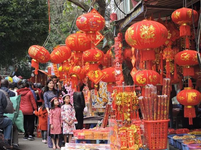 Chợ xuân (ảnh Quý Thích).
