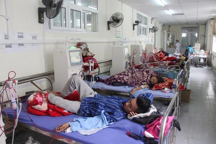 Hành trình lọc máu một tuần 3 lần của những bệnh nhân suy thận tại Bệnh viện Đa khoa tỉnh.