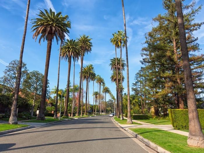  Năm 2017, vị tỷ phú này mua thêm 1 căn nhà nhỏ kế bên biệt thự ở Beverly Hills của mình với giá xấp xỉ 13 triệu USD. Ảnh: Shutterstock. 