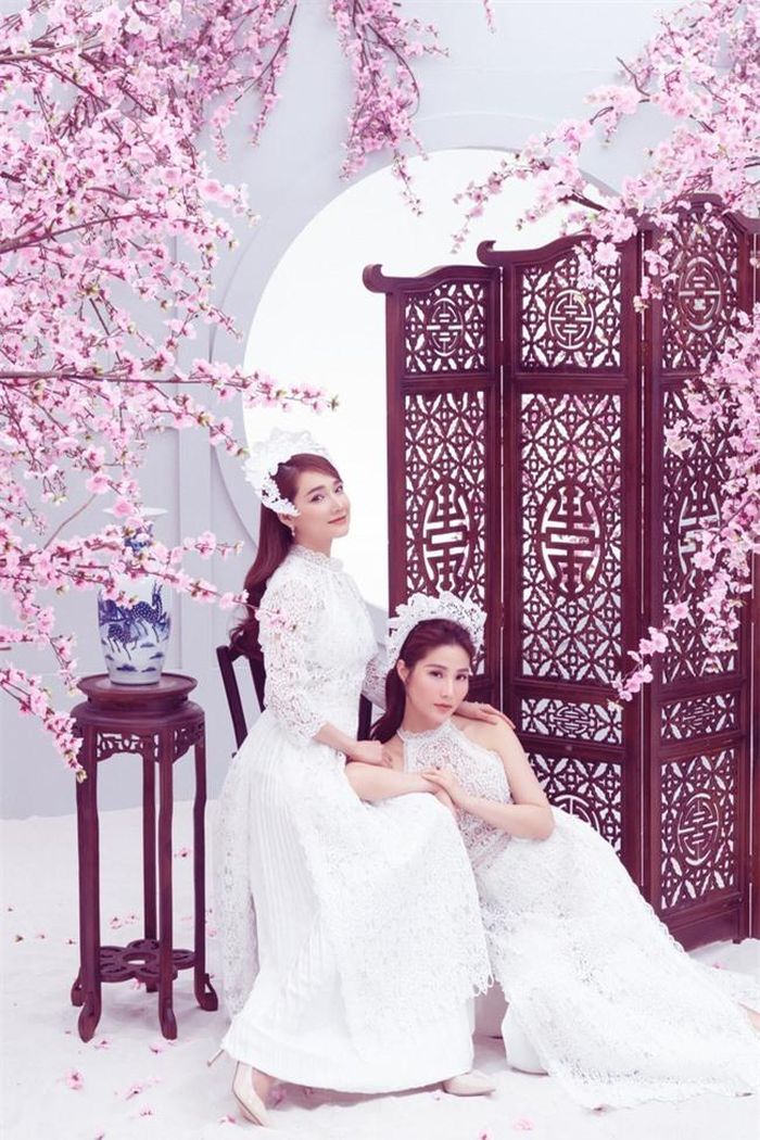 Năm mới 2020 đến, Nhã Phương và Diễm My 9X sẽ mang đến cho khán giả rất nhiều dự án hấp dẫn. Nhã Phương sẽ là hai bộ phim điện ảnh và truyền hình. Còn Diễm My, cô hứa hẹn sẽ mang đến một cái nhìn mới mẻ cho khán giả bằng vai diễn đầu tiên của mình.