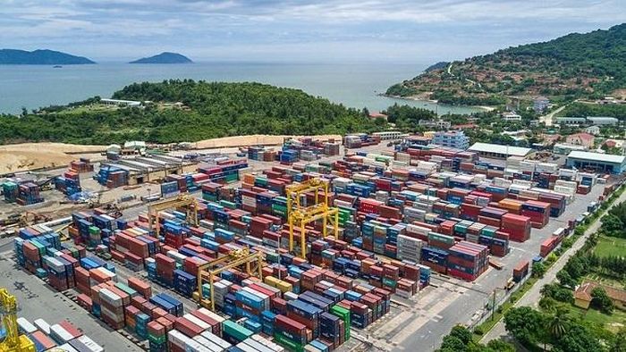 Trách nhiệm của doanh nhân đầu tiên phải tạo ra giá trị giá tăng cho xã hội qua cân bằng cán cân thương mại, đó là trách nhiệm với đất nước. Ảnh: ADB