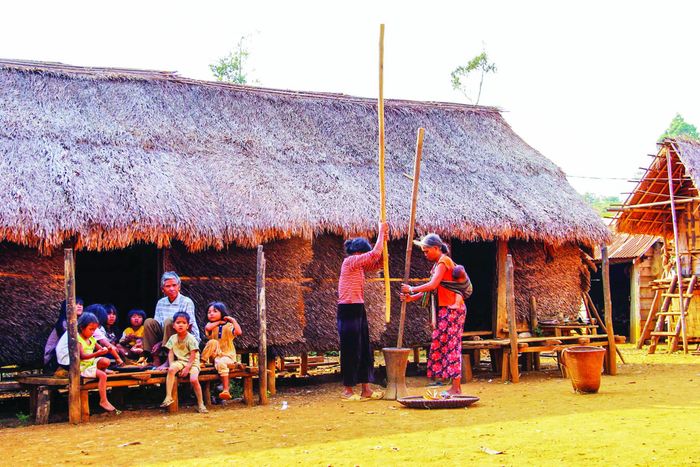 Buôn làng ở vùng sâu Nam Tây Nguyên