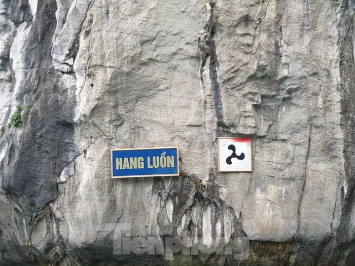 Hang Luồn, vị trí xuayr ra vụ lật đò khiến nữ du khách người Hàn Quốc thiệt mạng. Ảnh Hoàng Dương.