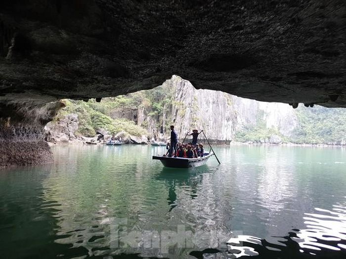 Mới đi vào hoạt động nhưng Cty du lịch Việt Á Victory đã để xảy ra liên tiếp 3 vụ lật đò.