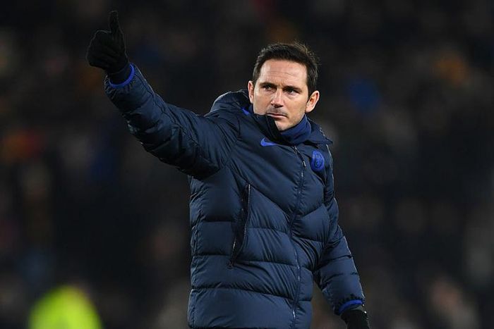 Thầy trò Lampard rời sân với niềm vui chiến thắng