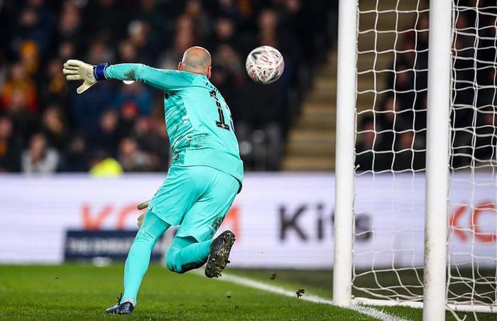 Grosicki sút phạt đẳng cấp gỡ lại 1 bàn cho Hull City