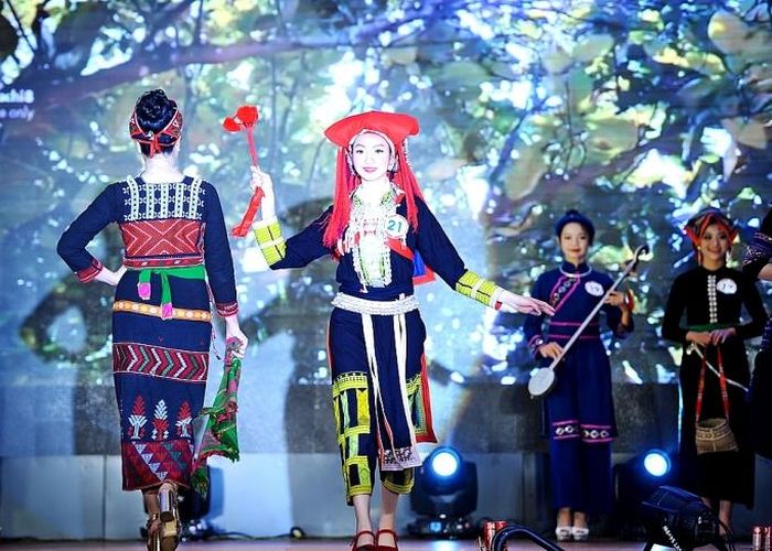 Thiếu nữ vùng cao trong cuộc thi “Thanh niên Lào Cai tài năng, thanh lịch 2019”
