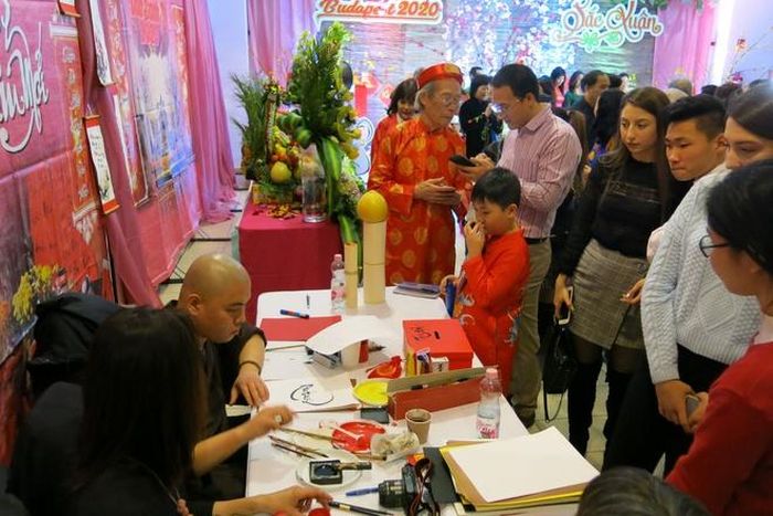 Đây là dịp để kết nối cộng đồng, giúp các du học sinh Việt Nam hòa nhập tốt hơn với cộng đồng người Việt tại Hungary, đồng thời giúp những đứa trẻ sinh ra ở nước này biết về truyền thống, cội nguồn. 