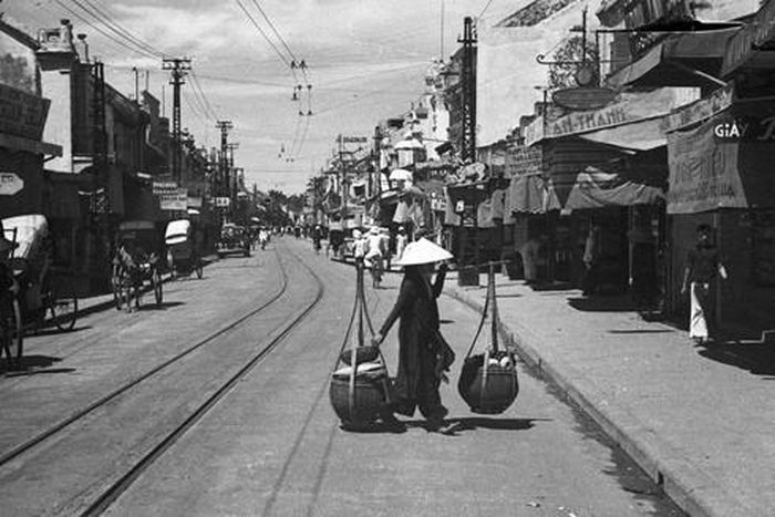 Gánh hàng rong trên phố Hà Nội xưa (Ảnh tư liệu)
